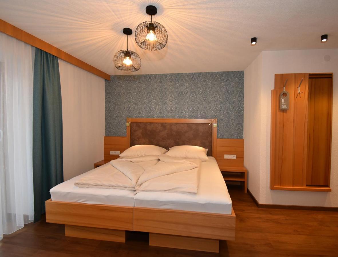 Haus Hubertus Apartment Galtuer Ngoại thất bức ảnh